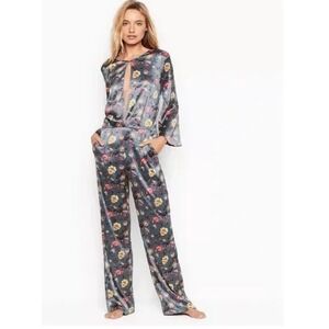 NWOT Victoria's Secret Luxe Floral‎ Print Grey Open Back Jumpsuit Size Medium
